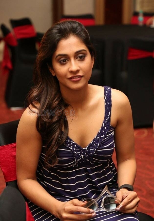 Beautiful Sexy Regina Cassandra Photos