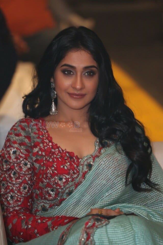 Beautiful Sexy Regina Cassandra Pictures