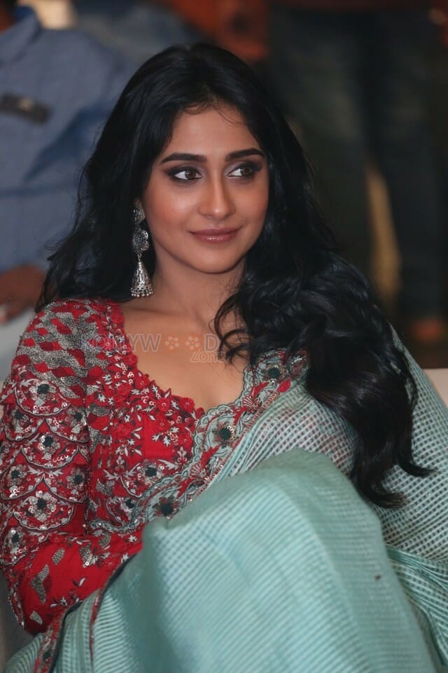 Beautiful Sexy Regina Cassandra Pictures