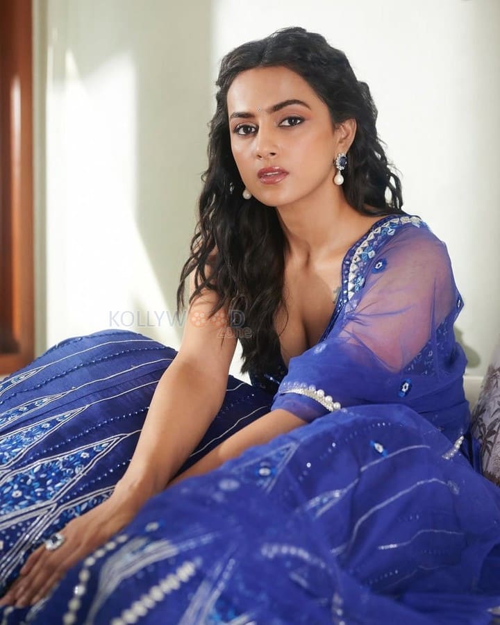 Beautiful Shraddha Srinath in a Blue Sunflower Lehenga Photos 08