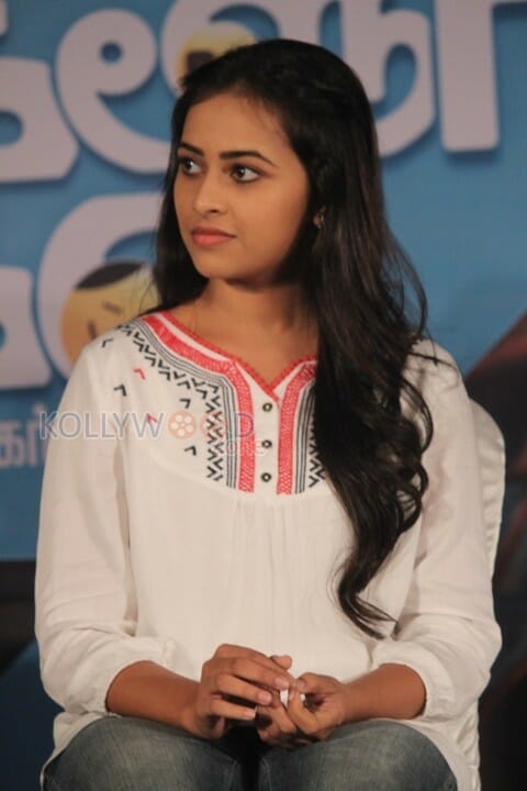 Beautiful Sri Divya Stills