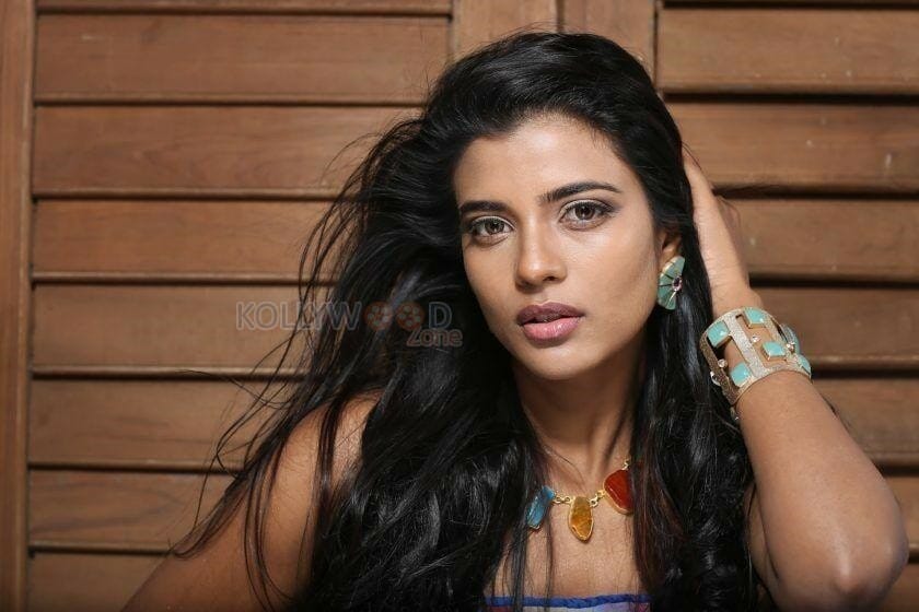 Beautiful Tamil Actress Aishwarya Rajesh Photos