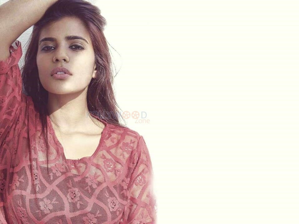 Beautiful Tamil Actress Aishwarya Rajesh Photos