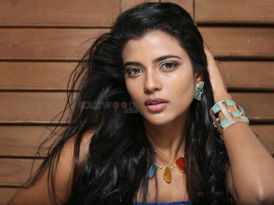 Beautiful Tamil Actress Aishwarya Rajesh Photos