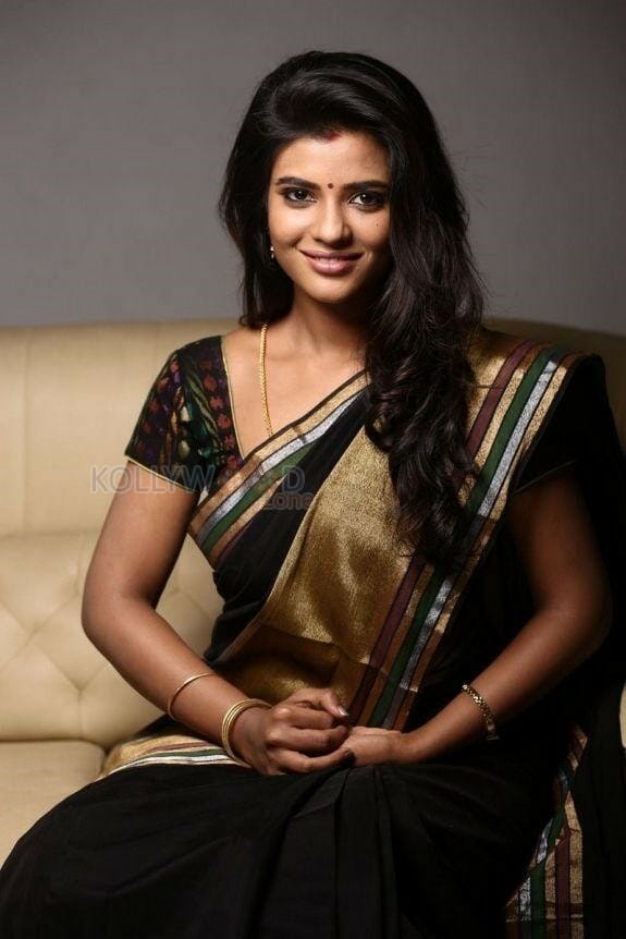 Beautiful Tamil Actress Aishwarya Rajesh Photos