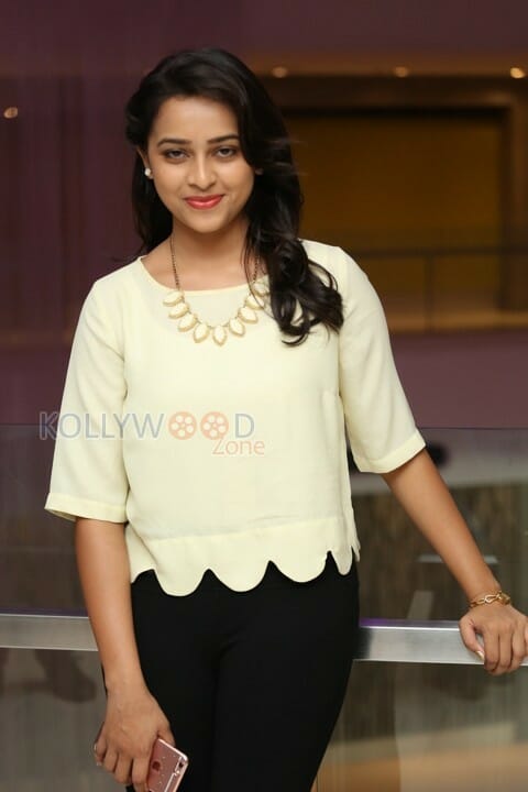 Beautiful Tamil Actress Sri Divya Pictures