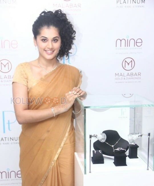 Beautiful Tapsee Pannu Stills