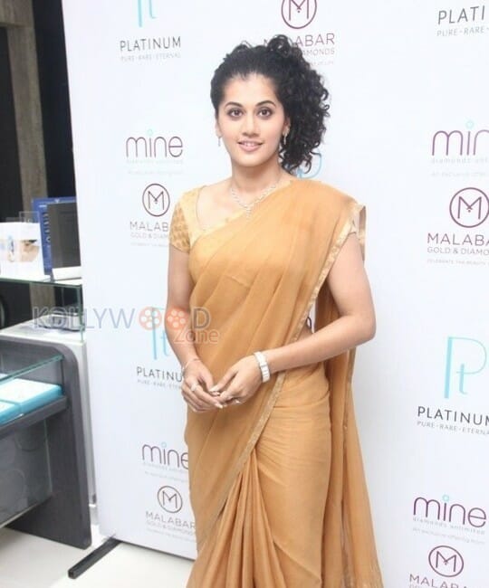 Beautiful Tapsee Pannu Stills