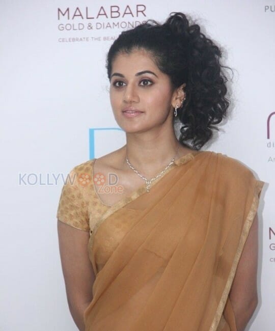 Beautiful Tapsee Pannu Stills