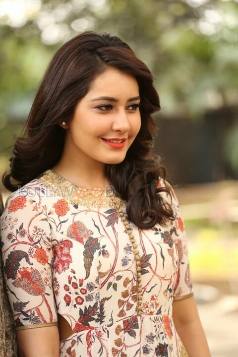 Beautiful Telugu Actress Rashi Khanna Photos