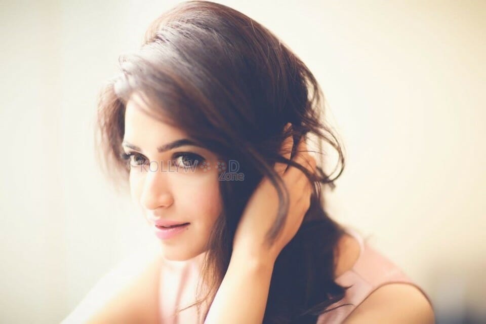 Beautiful Tollywood Actress Kriti Kharbanda Photos