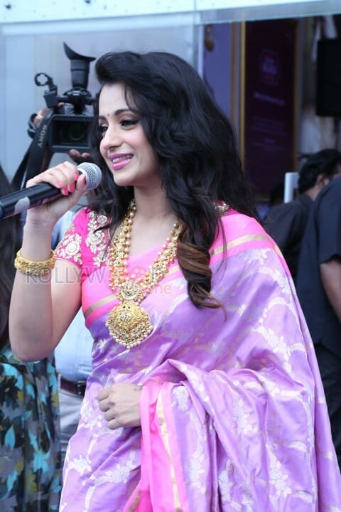 Beautiful Trisha At Nac Jewellers Launch In Kanchipuram Photos