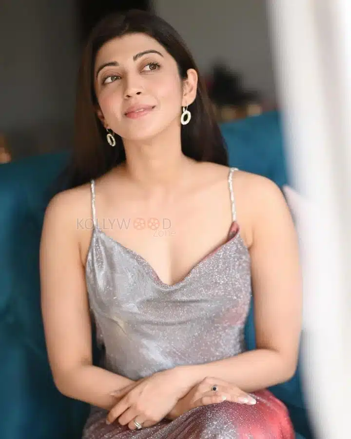 [Image: Bold-Actress-Pranitha-Subhash-Backless-P...2.jpg.webp]