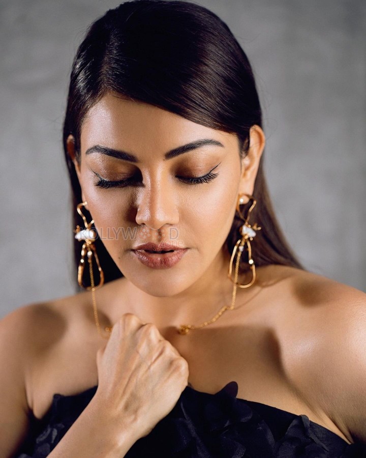 Bold Kajal Aggarwal in a Black Tube Top and Leather Pants Photos 06