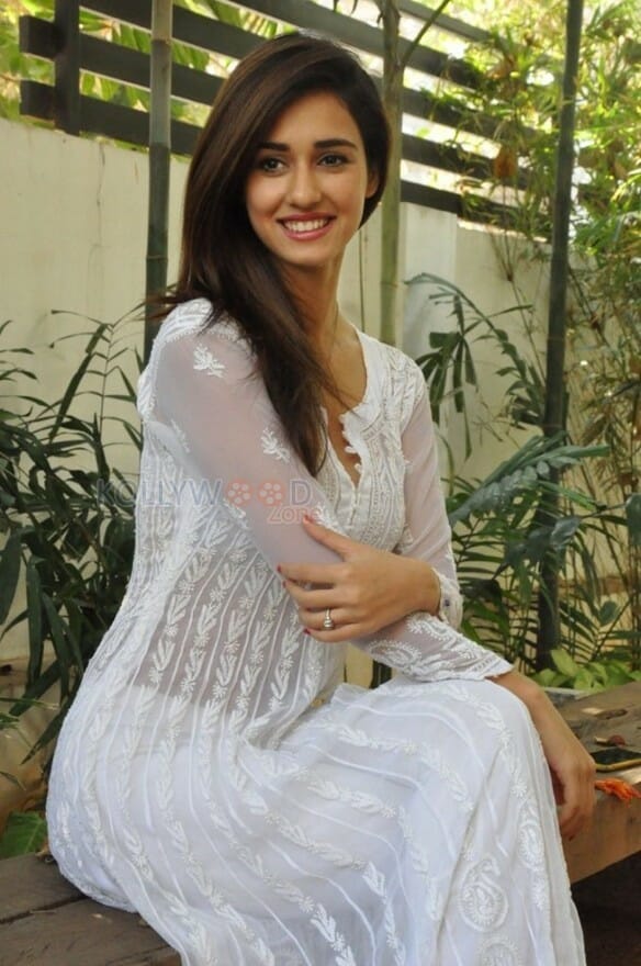 Bollywood Actress Disha Patani Spicy Stills