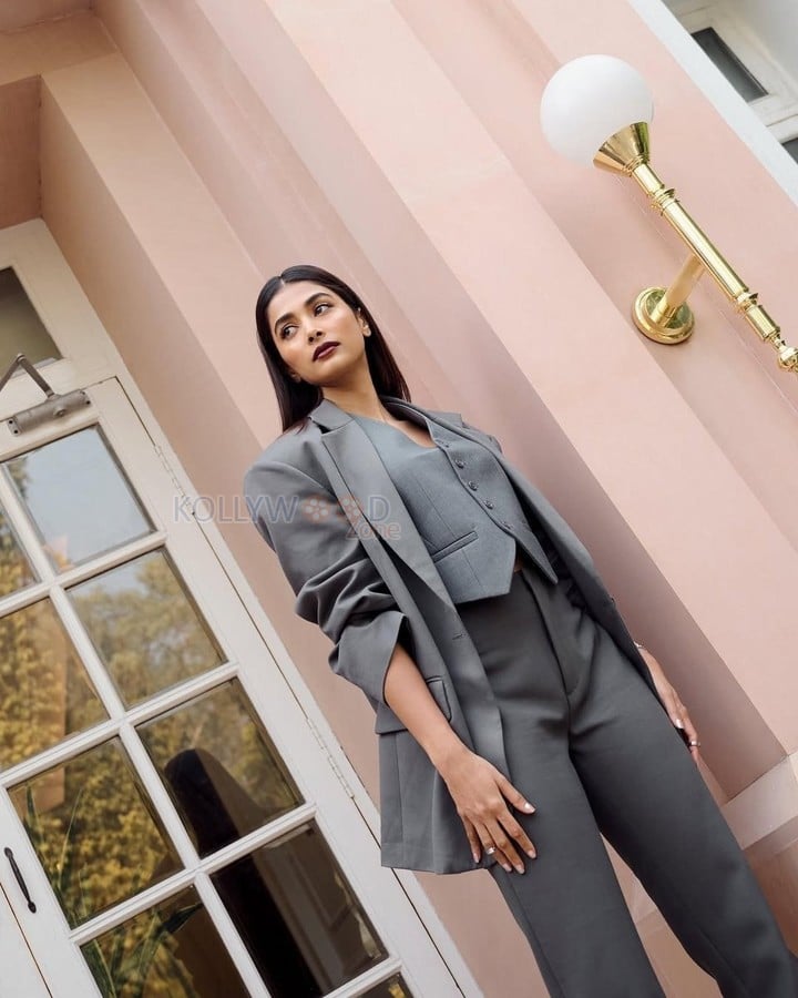 Boss Beauty Pooja Hegde in a Grey Three Piece Suit Pictures 01