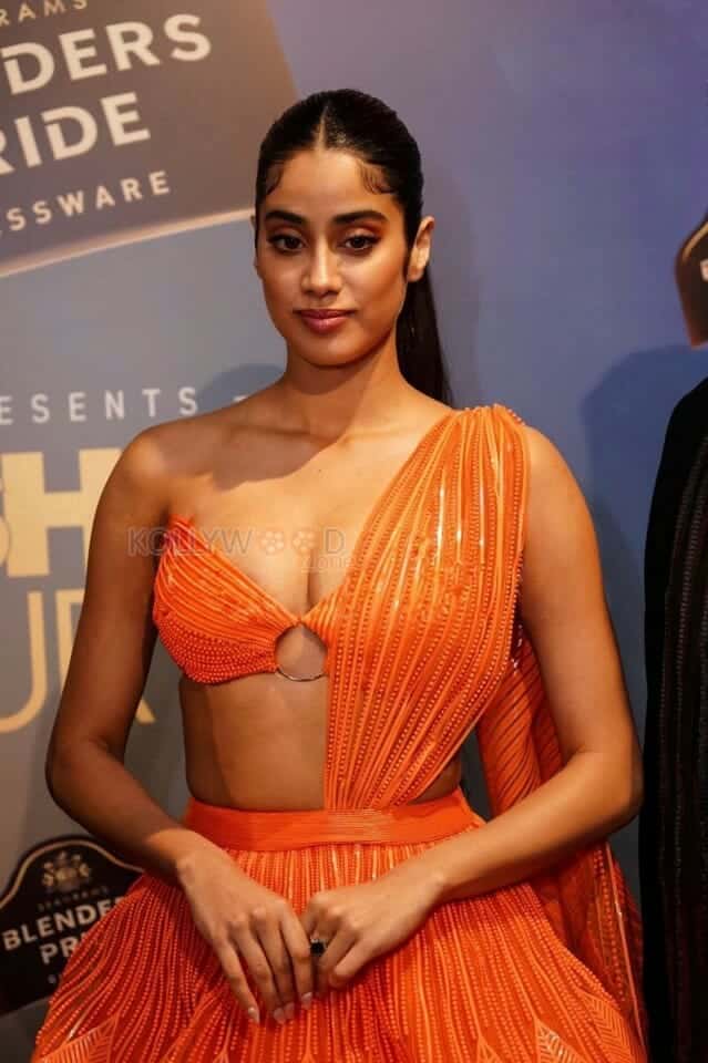 Busty Beauty Janhvi Kapoor Stills 04