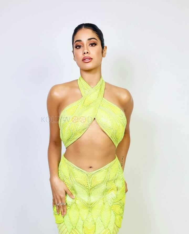 Busty Bomb Janhvi Kapoor in Lime Green Dress Photos 01