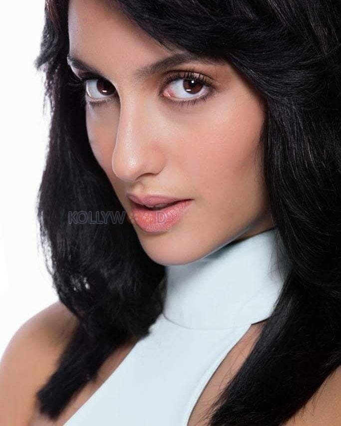 Canadian Model And Actress Nora Fatehi Photos