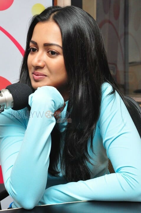 Catherine Tresa At Radio City Photos