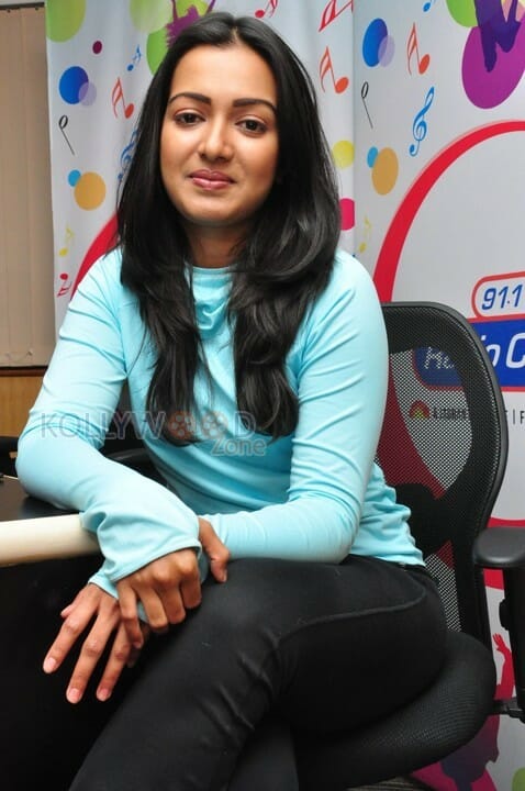 Catherine Tresa At Radio City Photos