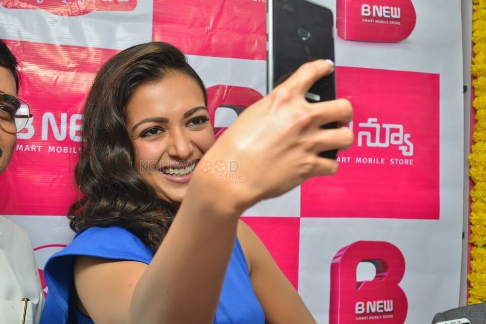 Catherine Tresa At The Launch Of B New Mobile Store Photos