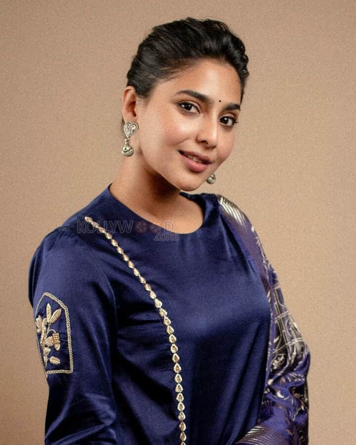 Christopher Movie Actress Aishwarya Lekshmi Photoshoot Stills 02