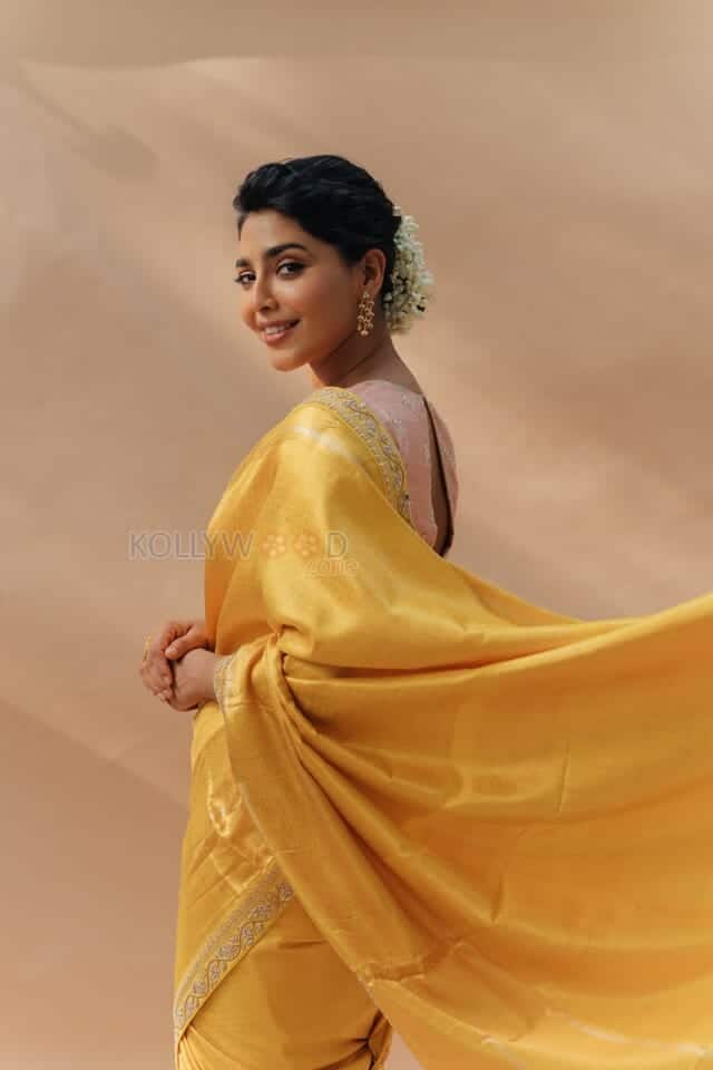 Christopher Movie Actress Aishwarya Lekshmi Photoshoot Stills 03