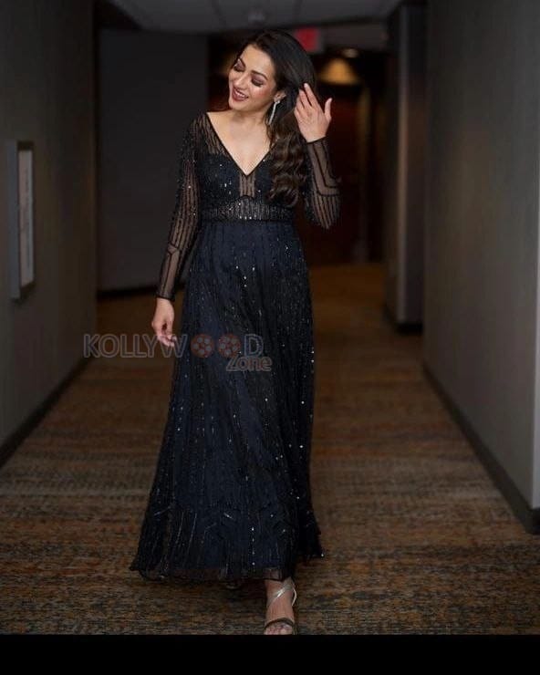 Classy Catherine Tresa in a Black Maxi Dress Pictures 02