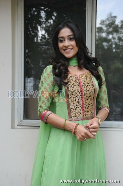 Cute Actress Regina Pictures