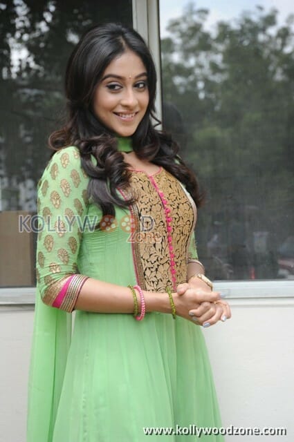 Cute Actress Regina Pictures