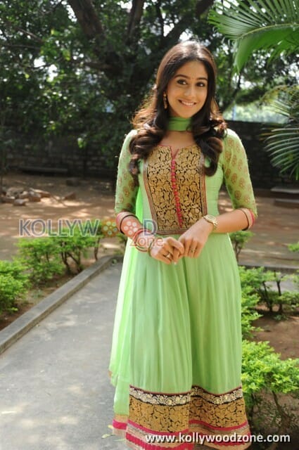 Cute Actress Regina Pictures