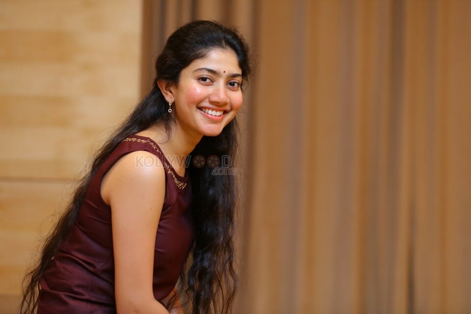 Cute Heroine Sai Pallavi Pictures