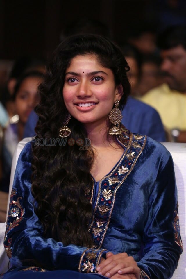 Cute Sai Pallavi Photos