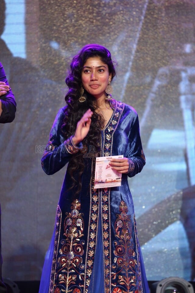 Cute Sai Pallavi Photos