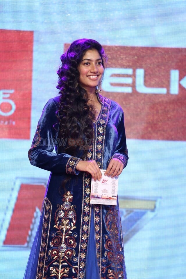 Cute Sai Pallavi Photos