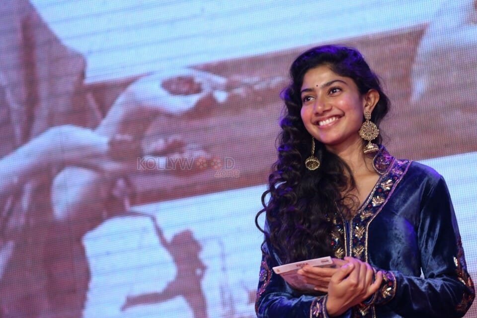 Cute Sai Pallavi Photos