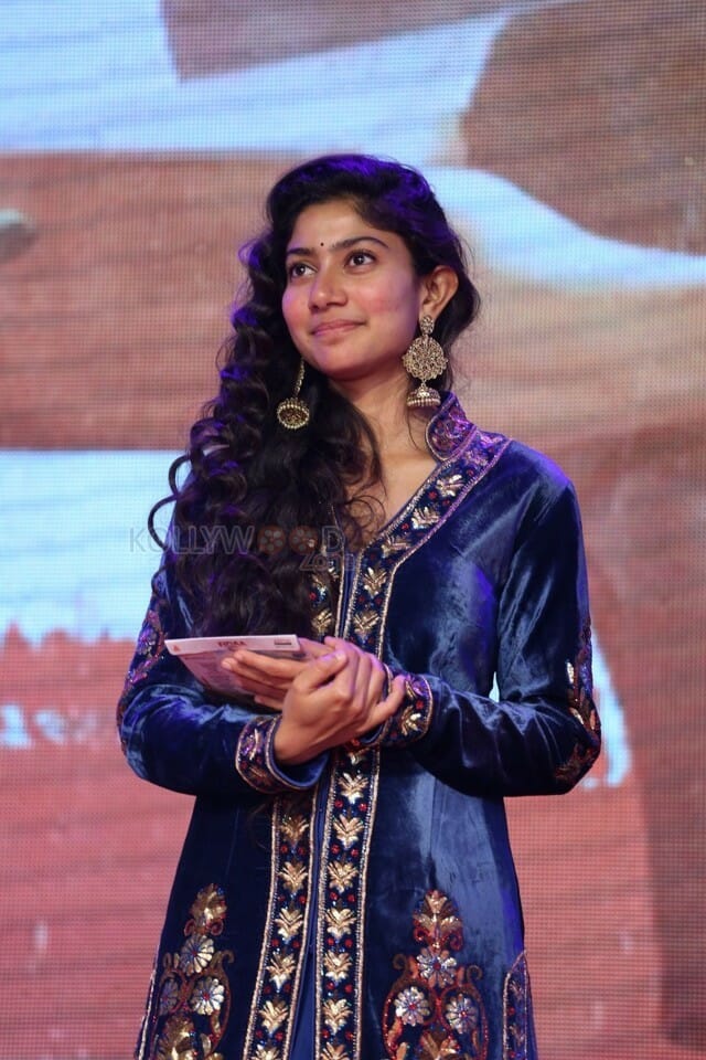 Cute Sai Pallavi Photos