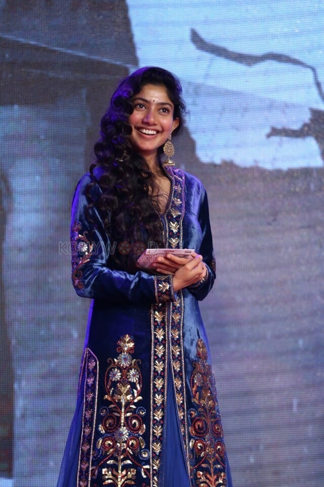 Cute Sai Pallavi Photos