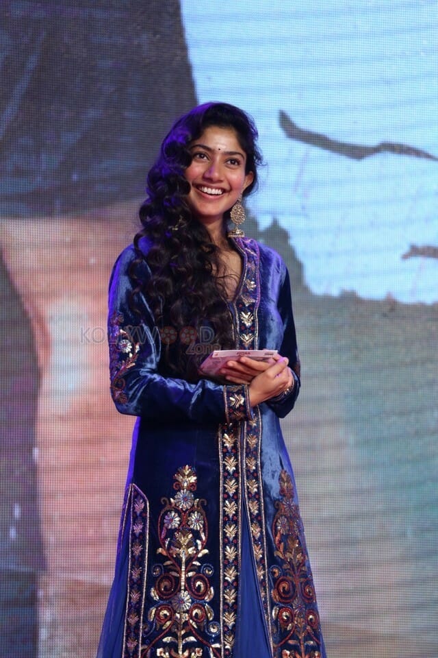 Cute Sai Pallavi Photos