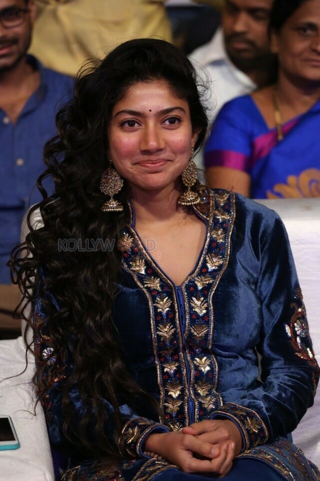 Cute Sai Pallavi Photos