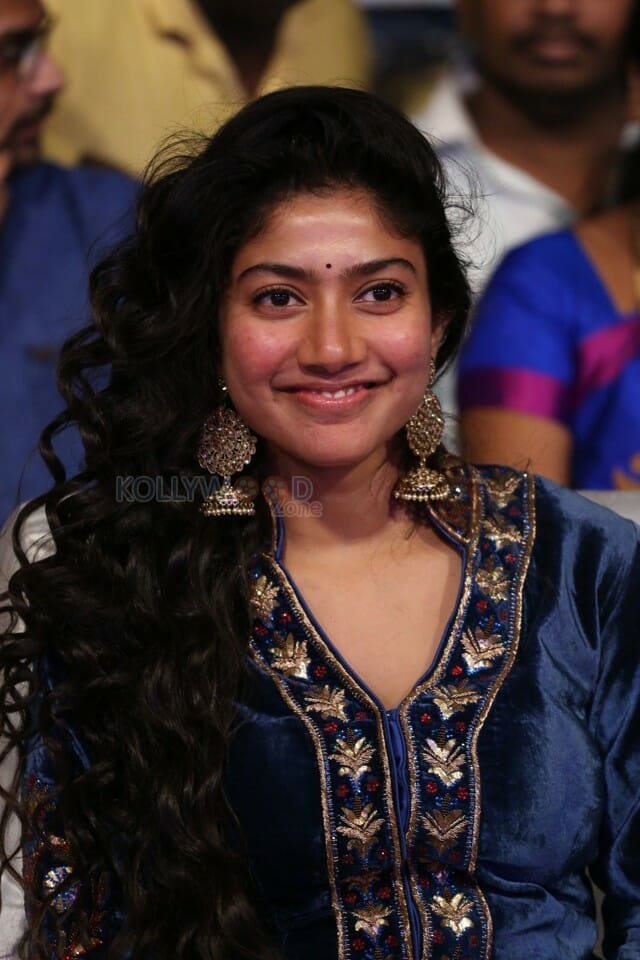 Cute Sai Pallavi Photos