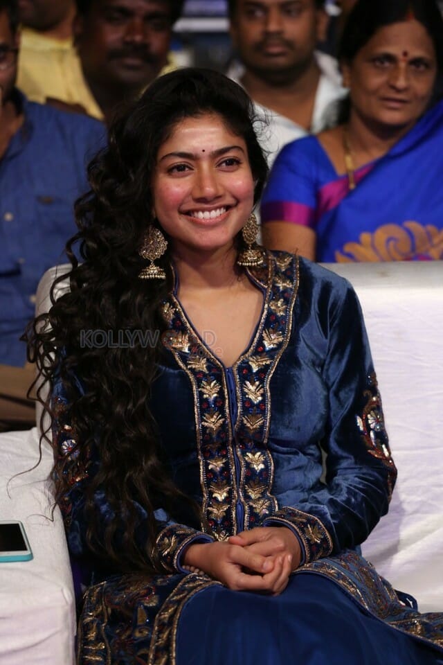 Cute Sai Pallavi Photos