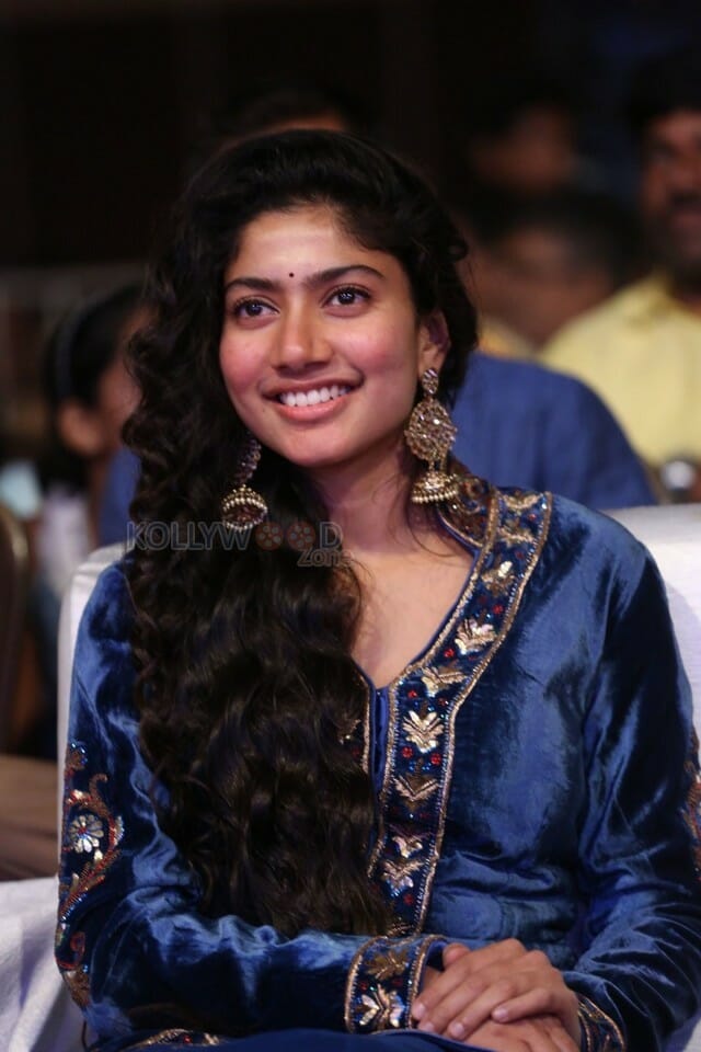 Cute Sai Pallavi Photos