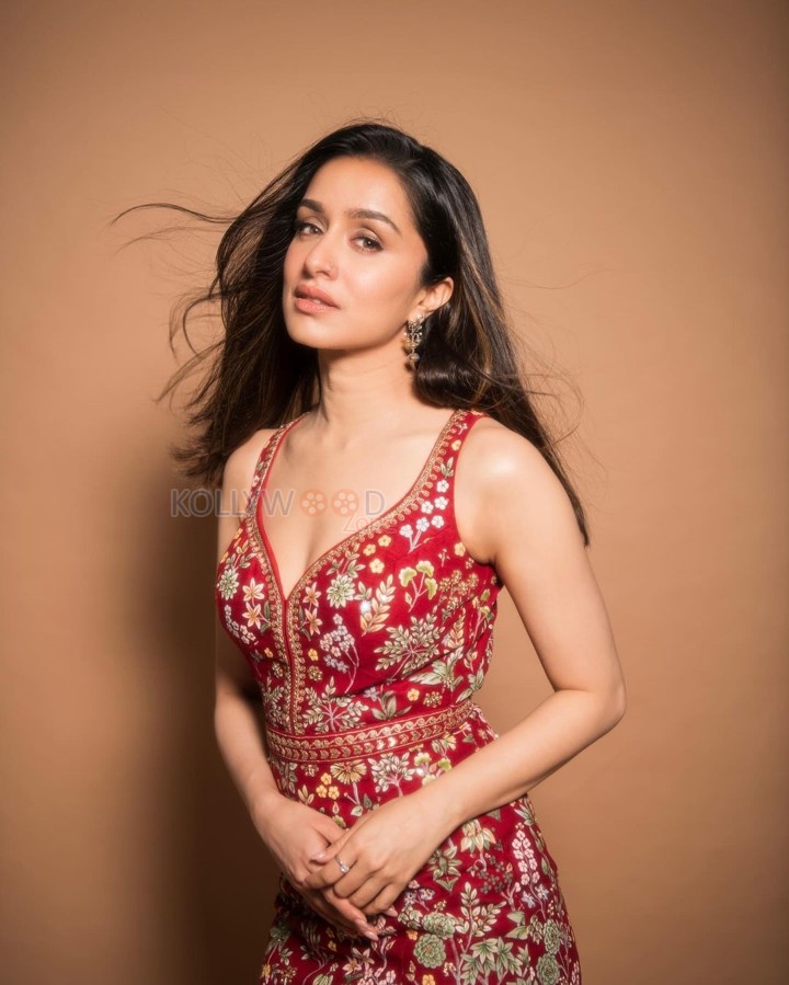 Dazzling Shraddha Kapoor in a Red Floral Silk Dress Photos 03