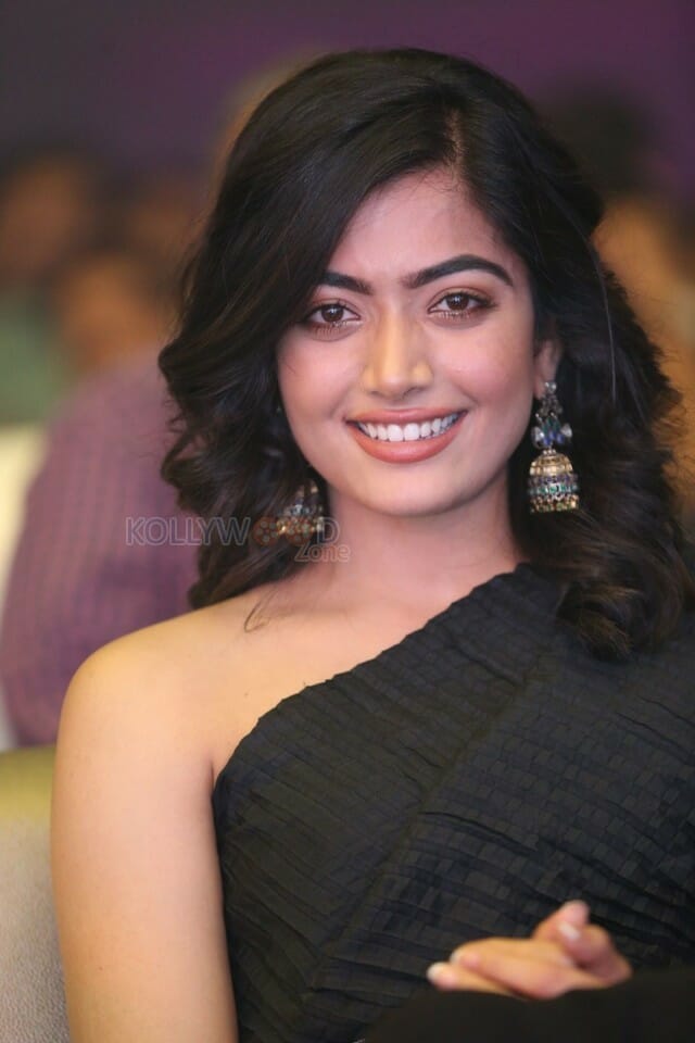 Devadas Heroine Rashmika Mandanna Photos