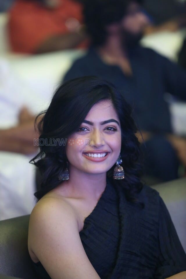 Devadas Heroine Rashmika Mandanna Photos