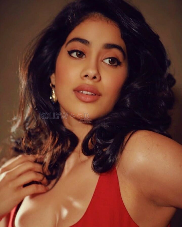 Dostana Actress Janhvi Kapoor Photos