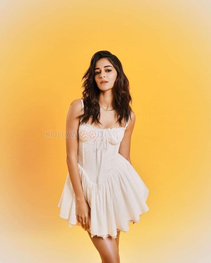 Dream Girl 2 Actress Ananya Panday in a White Corset Mini Dress Photos 04