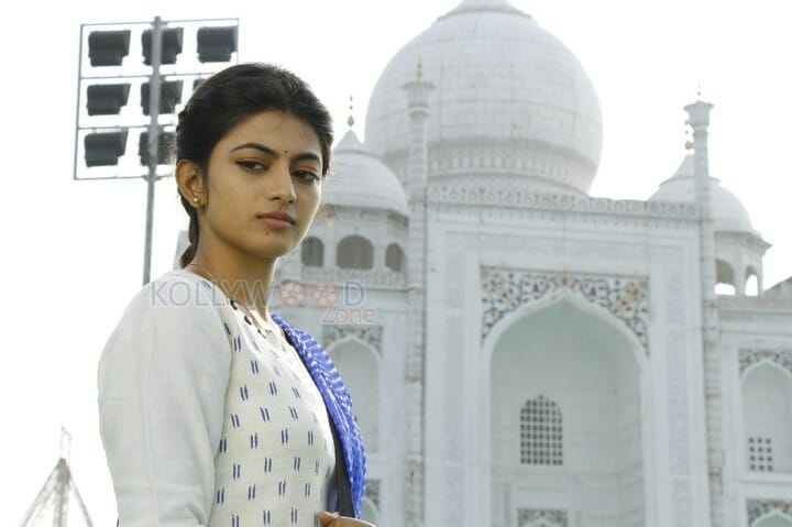 En Aaloda Seruppa Kaanom Movie Heroine Anandhi Pictures